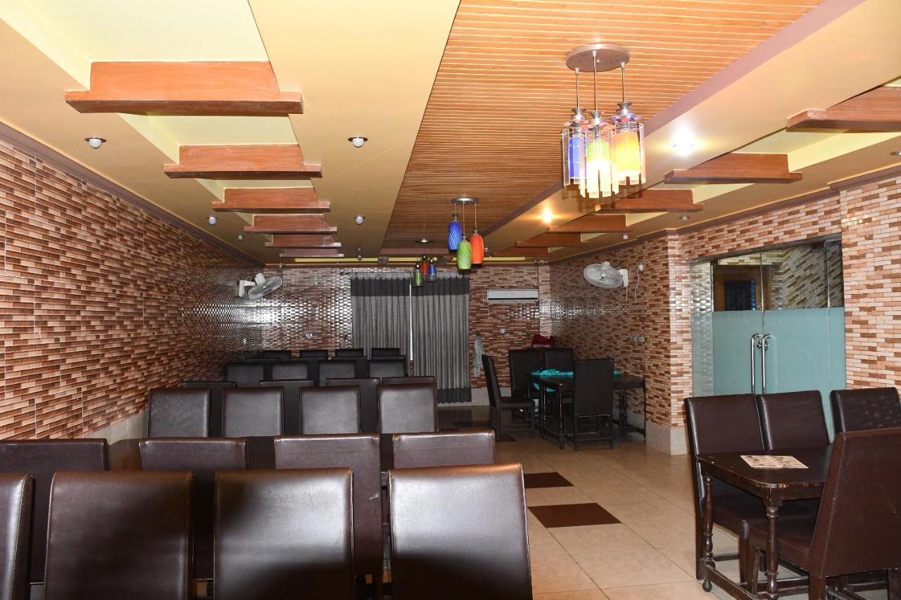 Mir Continental Hotel Muzaffarabad Buitenkant foto