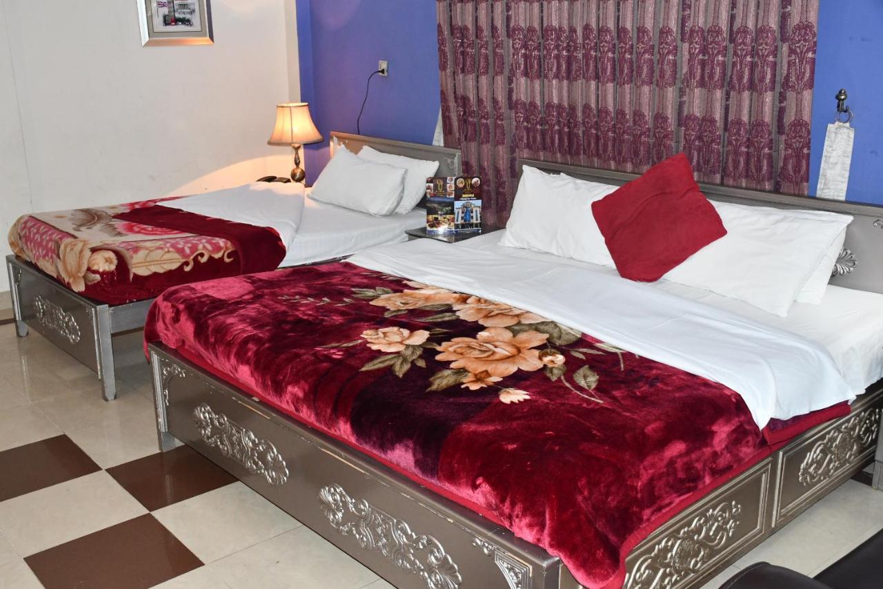 Mir Continental Hotel Muzaffarabad Buitenkant foto